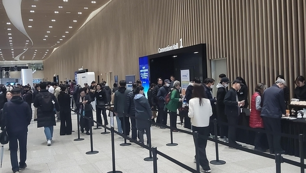 [현장] 봄비도 못 꺾은 삼성 주총 열기…주가 고공행진에 경영진 격려 봇물