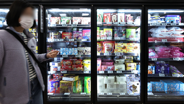 제과·빙과까지 번진 '가격 인하' 물결…롯데·빙그레·오리온·삼립 줄줄이 동참