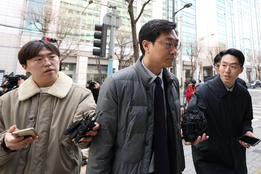 '성추행 의혹' 장경태 민주당 탈당…비위 의혹 의원들 '줄이탈'