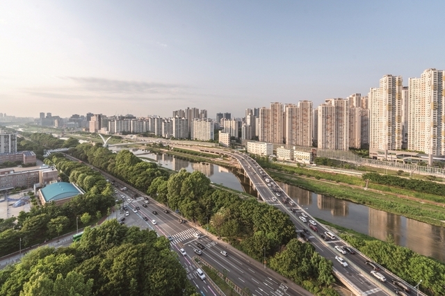 [서울 구석구석]㉒공군부대 빗장 풀린 금천구...굴뚝 위 자족도시의 '조건'