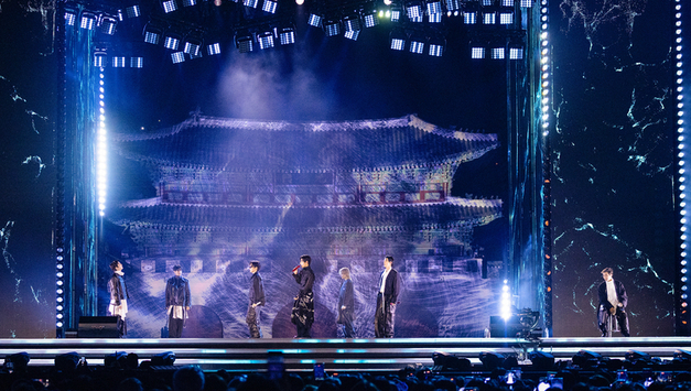 BTS 완전체 귀환에 광화문 일대 '보랏빛 환호'…음원 '싹쓸이', 외신도 '극찬'