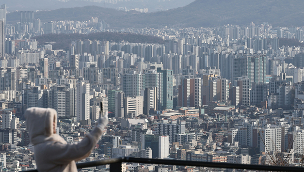 서울 아파트 전월세 '재계약 쏠림'…3월 갱신 비중 50 돌파