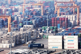 3월 1~20일 수출 533억달러, 전년동기比 50↑…반도체 호황에 무역흑자 121억달러