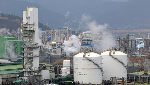 '산업의 쌀' 나프타 "수급 비상"...정부 '수출 제한' 초강수