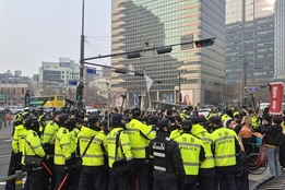 광화문 일대 "버스 운행 차질"...전장연, '이동권 보장' 시위