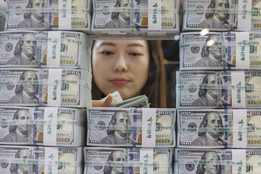 환율 급등에 달러예금 급감...한 달 새 60억달러 ‘증발’