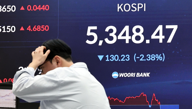 트럼프 "극도로 강한 타격"...'매도 사이드카' 코스피·코스닥 동반 급락