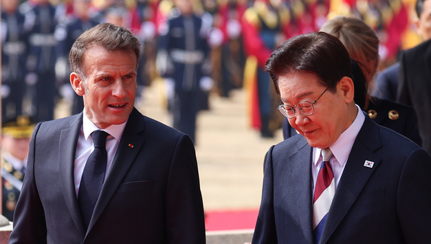 李대통령, 에마뉘엘 마크롱 국빈 환영…한·프 정상회담 돌입