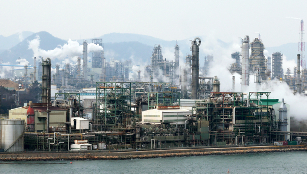 미·이란 전쟁 장기화 우려에… 정유·석화업계 ‘좌불안석'