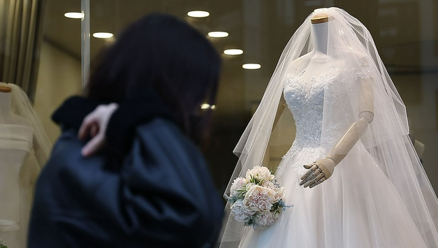 "맞는 짝 없어서(?)"…청년 비혼·만혼 이유에 '사회·경제적 장벽' 발목