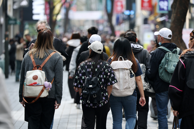KDI "중동 전쟁에 경기 하방 위험 확대"…물가·소비·수출까지 '복합 충격'