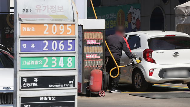 휴전에도 기름값은 뛴다…전국 휘발유 1천975원·서울 2천11원