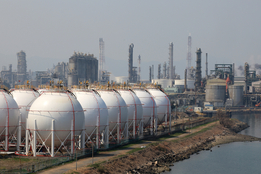 석유화학·철강 업종 '일자리 충격' 대비…정부, '고용 안전망' 조기 구축