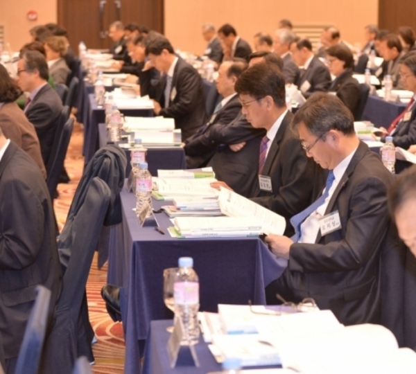 학령인구 감소 등으로 위기를 맞고 있는 국내 대학들이 과감한 국제화를 통해 해법을 마련해야 한다는 의견이 제시됐다.[사진=대교협]