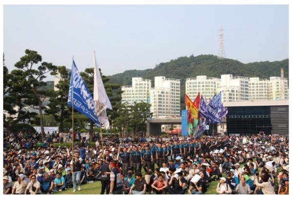 지난달 18일 현대차 노조가 임단투 출정식을 열고 있는 모습 [사진=금속노조 현대차지부 캡처]